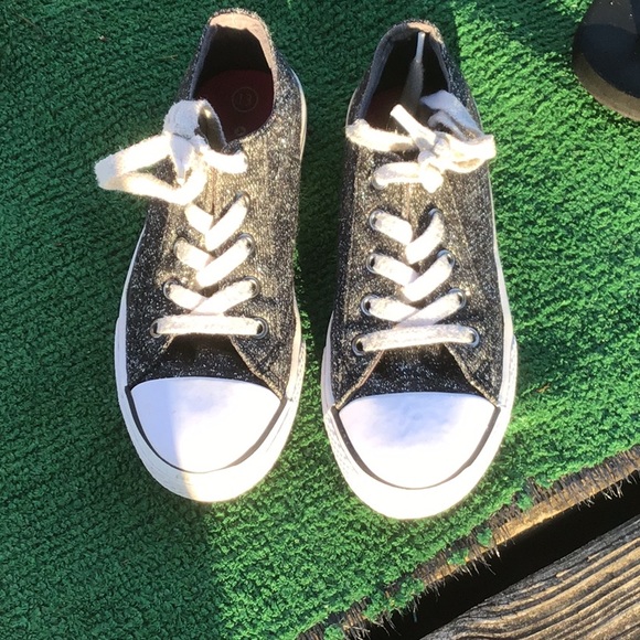 Bundle girls sneaker(GUC)and pr of newer flip flip - Picture 4 of 5